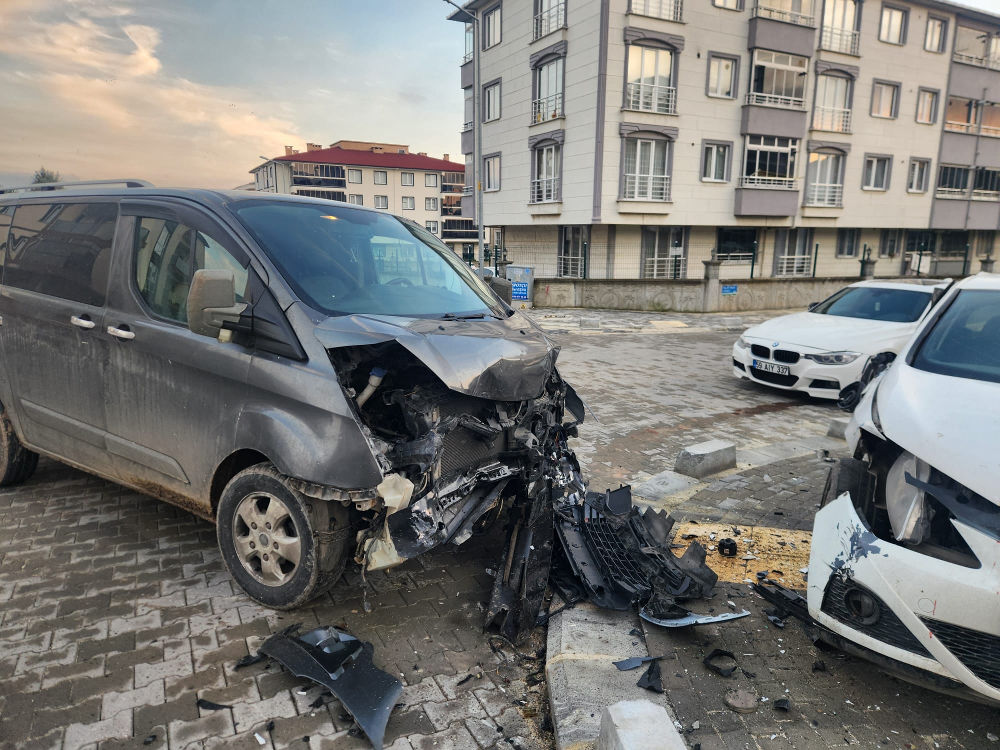 Hasarlı araç alımı